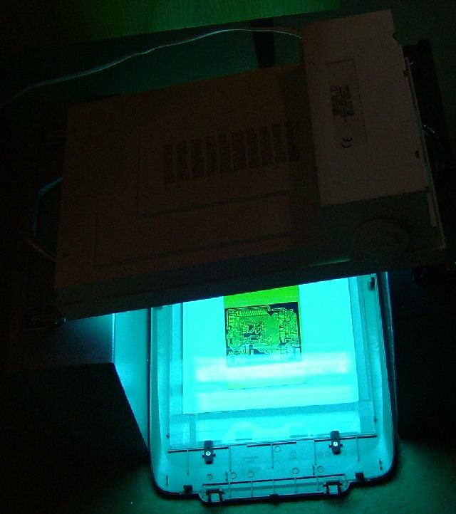 Platine unter UV Licht belichten